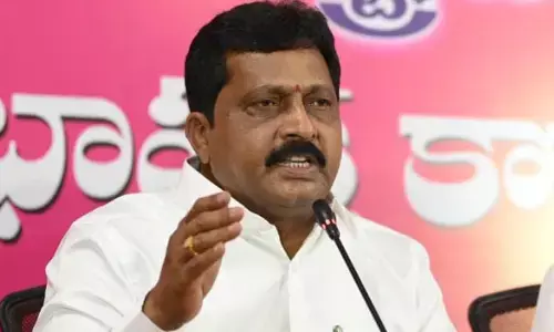 జైల్లో చిప్పకూడు తిన్న రేవంత్.. గొల్ల కురుమలకు క్షమాపణ చెప్పాలి: MP బడుగుల లింగయ్య