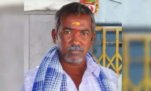 బైకు అదుపు తప్పి వ్యక్తి మృతి