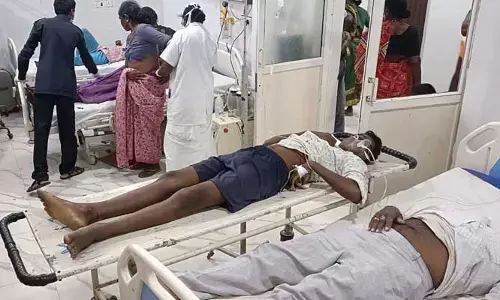 కూలీల ట్రాలీ ఆటో ఫల్టీ..