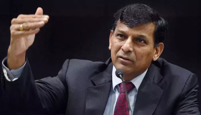 ప్రపంచంలో అగ్రగామిగా నిలిచే సత్తా భారత్కు ఉంది: రఘురామ్ రాజన్ ప్రపంచంలో అగ్రగామిగా నిలిచే సత్తా భారత్కు ఉంది: రఘురామ్ రాజన్
