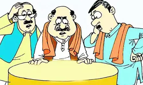 టికెట్‌కు ఫుల్ డిమాండ్.. ప్రతీచోట పోటిపడుతున్న ముగ్గురు క్యాండిడేట్స్!