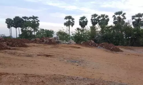 అంతా అక్రమమే..మైనింగ్ అధికారుల కనుసన్నల్లోనే క్వారీ తవ్వకాలు