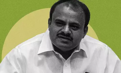 కర్ణాటక రిజల్ట్స్ : కుమారస్వామి, ఆయన కొడుకు వెనుకంజ
