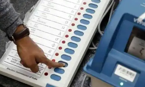 EVMs : బ్యాలట్ పేపర్ల కాలానికి వెళ్లిపోదాం.. ఈవీఎంలు హ్యాక్ కావొచ్చు : సీఎం సుఖు