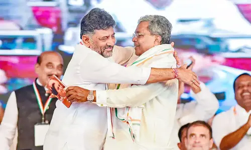 కర్నాటక సీఎం ఎవరు.. ఎల్పీ భేటీలో రాత్రికల్లా ఎన్నుకోనున్న ఎమ్మెల్యేలు?