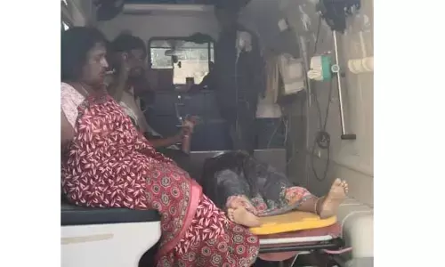 మద్యం తాగిన మైకంలో డ్రైవింగ్.. పల్టీ కొట్టిన కారు.. పలువురికి గాయాలు