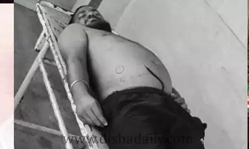 Narsipatnam: సెల్ ఫోన్ మాట్లాడుతూ యువకుడు మృతి