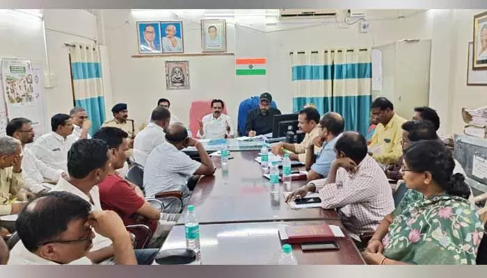 ధాన్యం కొనుగోలును వేగవంతం చేయాలి.. ఎమ్మెల్యే రామావత్ రవీంద్ర కుమార్.. ధాన్యం కొనుగోలును వేగవంతం చేయాలి.. ఎమ్మెల్యే రామావత్ రవీంద్ర కుమార్..