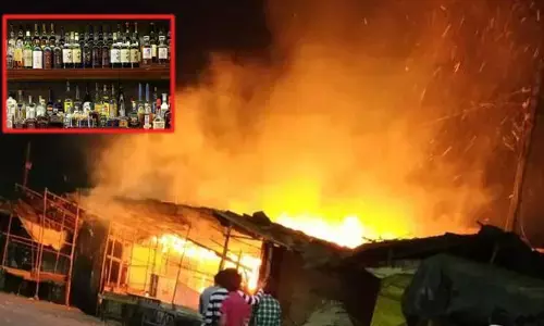 వైన్‌ షాప్‌లో అగ్ని ప్రమాదం.. రూ 5 కోట్ల మద్యం ఆవీరి