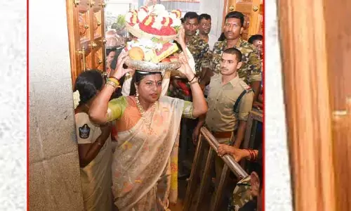 Tirupati: గంగమ్మ తల్లికి సారె ఇవ్వడం అదృష్టం: మంత్రి రోజా