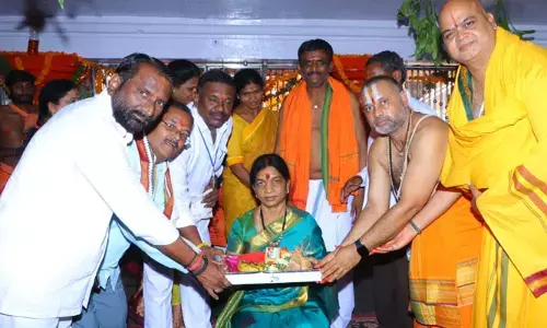 కొండగట్టు అంజన్న సేవలో దేవదాయ శాఖ మంత్రి సతీమణి
