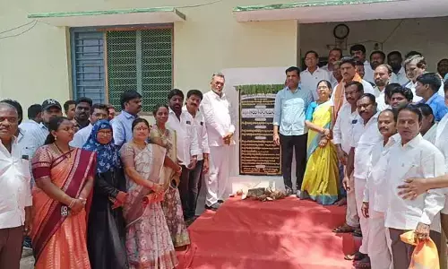 గ్రంథాలయ అభివృద్ధికి పూర్తి సహకారం.. ఎమ్మెల్యే గాదరి కిషోర్ కుమార్