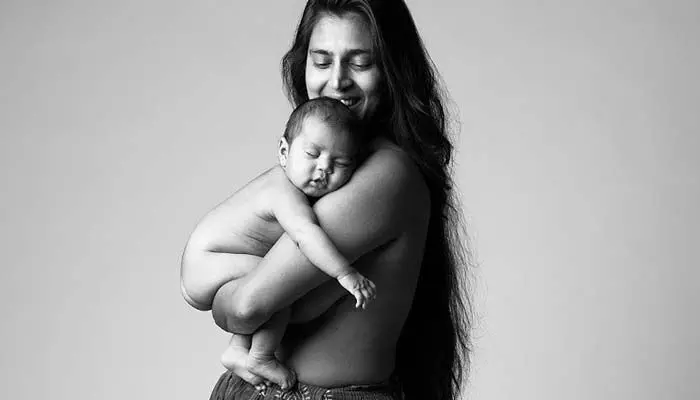 బట్టల్లేకుండా ఫోజులిచ్చిన సీనియర్ నటి Kasthuri Shankar బట్టల్లేకుండా ఫోజులిచ్చిన సీనియర్ నటి Kasthuri Shankar