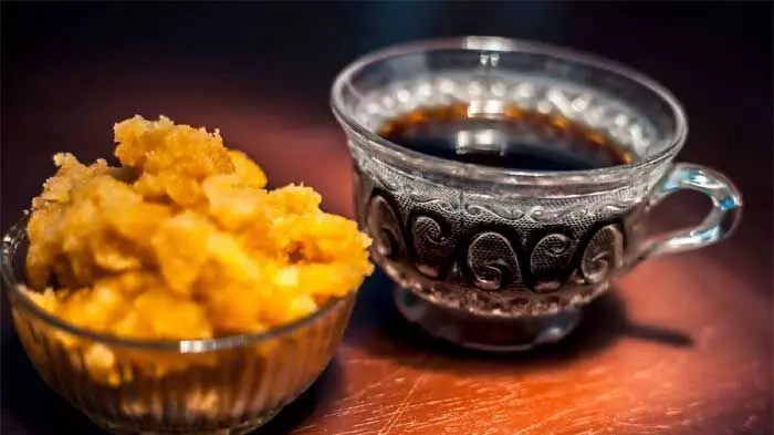 బెల్లం కలిపిన నీళ్లను తీసుకోవడం వలన ఎన్ని లాభాలో తెలుసా? బెల్లం కలిపిన నీళ్లను తీసుకోవడం వలన ఎన్ని లాభాలో తెలుసా?