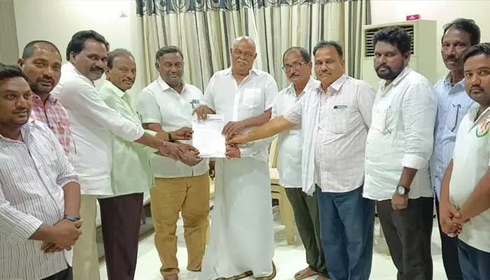 చెన్నూర్ పట్టణ కాంగ్రెస్ ఎస్సీ సెల్ అధ్యక్షుడి నియామకం... చెన్నూర్ పట్టణ కాంగ్రెస్ ఎస్సీ సెల్ అధ్యక్షుడి నియామకం...