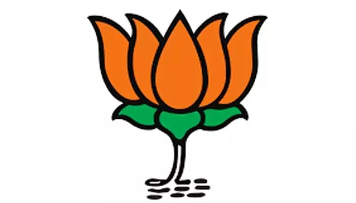 బీజేపీలో ఆగని వర్గపోరు.. కమలంలో కల్లోలం బీజేపీలో ఆగని వర్గపోరు.. కమలంలో కల్లోలం
