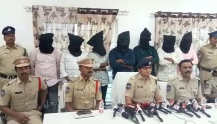 ఆర్టీసీ డ్రైవర్ పై దాడి చేసిన యువకులపై కేసు నమోదు.. ఆర్టీసీ డ్రైవర్ పై దాడి చేసిన యువకులపై కేసు నమోదు..