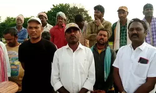 విద్యుత్ ఉప కేంద్రం పనులు అడ్డుకుంటున్న అట‌వీ శాఖ అధికారులు