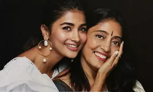 Pooja Hegde : పూజా హెగ్డేకు అల్లు అర్జున్ సరైన జోడీ.. బుట్టబొమ్మ తల్లి కామెంట్స్ వైరల్