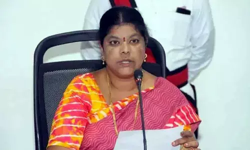 Visakha: స్టైల్ మార్చిన మేయర్.. అవాక్కైన జనం