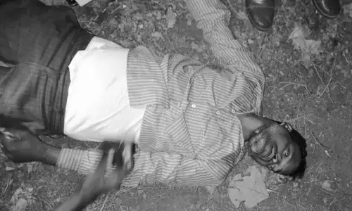 ఉరేసుకుని వ్యక్తి ఆత్మహత్య