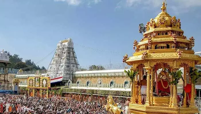 Tirumala: పోటెత్తిన భక్తులు.. శ్రీవారి దర్శనానికి 24 గంటల సమయం