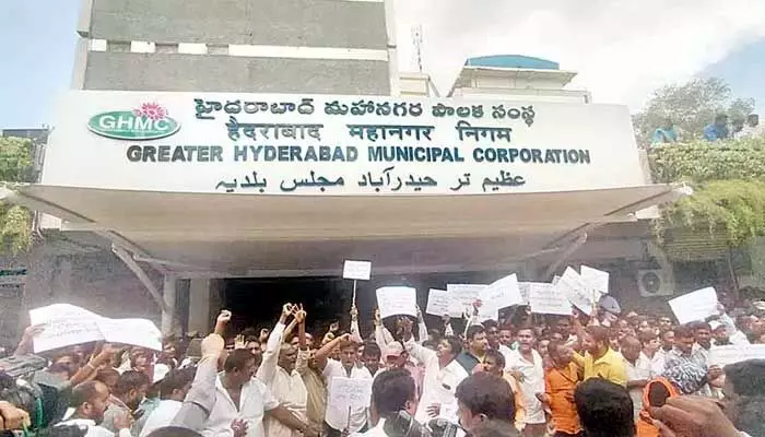 Hyd: మంత్రి వర్యా..ఏమిటీ చర్య.. పిచ్చుకలపై బహ్మస్త్రమా? Hyd: మంత్రి వర్యా..ఏమిటీ చర్య.. పిచ్చుకలపై బహ్మస్త్రమా?