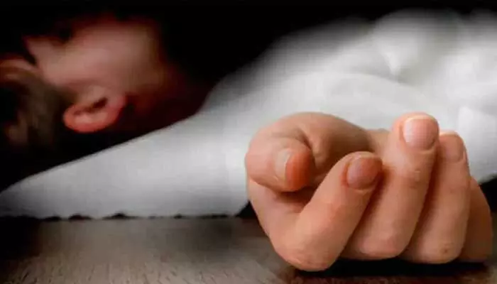 Tragedy: బాలుడి ప్రాణం తీసిన తూకం ఉయ్యాల Tragedy: బాలుడి ప్రాణం తీసిన తూకం ఉయ్యాల