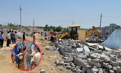 గాజులరామారంలో భారీగా కూల్చివేతలు.. రోడ్డున పడ్డ పేద కుటుంబాలు