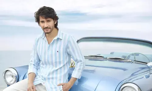 వైరల్ అవుతున్న మహేష్ బాబు లేటెస్ట్ కూల్ లుక్ ..