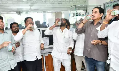 ఏపీలోనూ నీరా కేఫ్‌లు పెడతాం: మంత్రి జోగి రమేష్