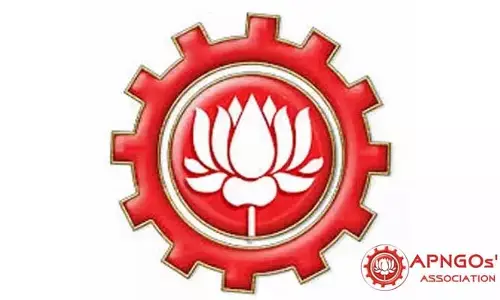 సర్దుబాటు కాదు... ఉద్యమబాట కావాలి