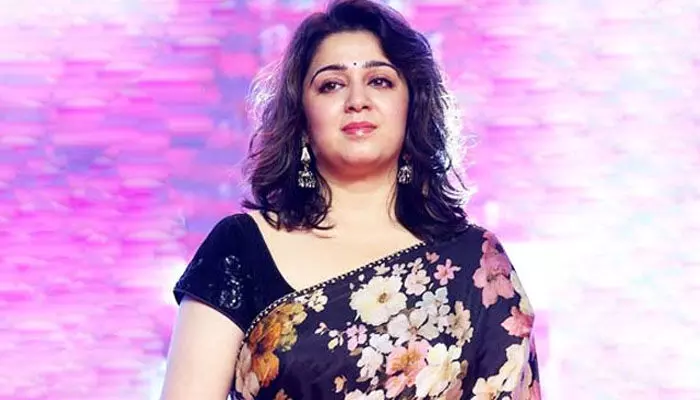ఆ ఒక్కటి చేయకుండా ఉండాల్సింది..చార్మి కెరీర్ను నాశనం చేసింది ఆ నిర్ణయమేనా? ఆ ఒక్కటి చేయకుండా ఉండాల్సింది..చార్మి కెరీర్ను నాశనం చేసింది ఆ నిర్ణయమేనా?