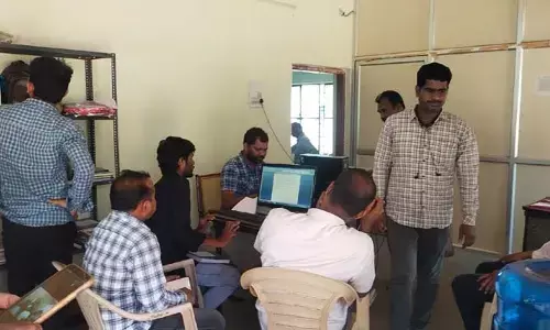 ఏసీబీ వలలో చిక్కిన విద్యుత్ లైన్ మెన్..