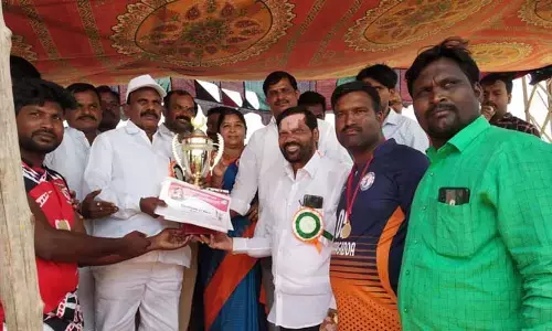 క్రీడల్లో గెలుపోటములను సమానంగా స్వీకరించాలి: ఎమ్మెల్యే కాలే యాదయ్య