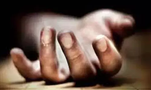 ఉరేసుకొని వ్యక్తి ఆత్మహత్య..