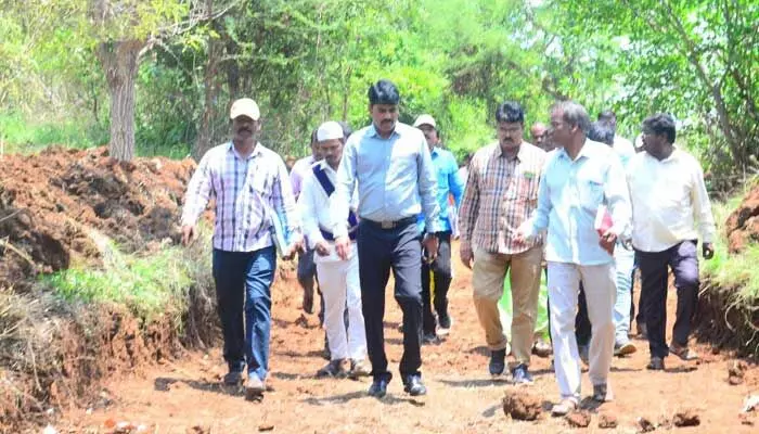 రైతులకు మంచి సేవలు అందించాలి.. జిల్లా కలెక్టర్ సి నారాయణ రెడ్డి రైతులకు మంచి సేవలు అందించాలి.. జిల్లా కలెక్టర్ సి నారాయణ రెడ్డి