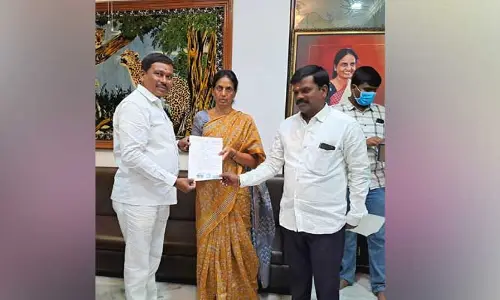 ప్రభుత్వ ప్రాథమిక పాఠశాలను ఉన్నత పాఠశాలగా పెంపొందించాలని మంత్రికి వినతి..