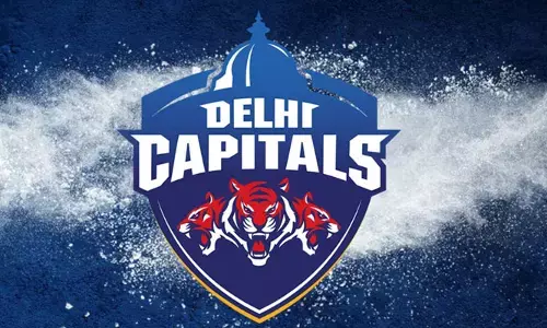 రెయిన్‌ బో జెర్సీలో ఢిల్లీ ప్లేయర్స్