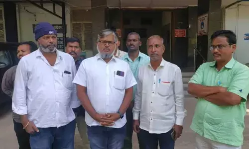 APUWJ Demand: జర్నలిస్టులపై దాడి చేసిన వారిని శిక్షించాల్సిందే..