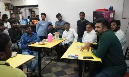 యువతకు చర్చా వేదిక.. కేఫ్ పాలిటిక్స్..