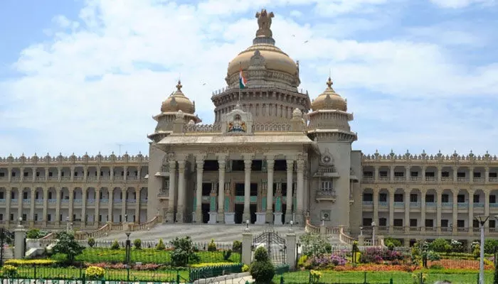 Karnataka swearing-in today :మంత్రులుగా ప్రమాణ స్వీకారం చేయనున్న ఆ 8 మంది వీళ్లే Karnataka swearing-in today :మంత్రులుగా ప్రమాణ స్వీకారం చేయనున్న ఆ 8 మంది వీళ్లే