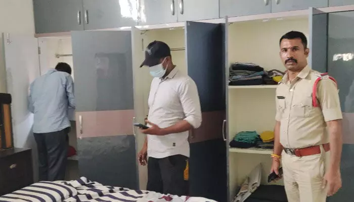 ముచ్కుర్ లో దొంగల హల్..చల్ ముచ్కుర్ లో దొంగల హల్..చల్