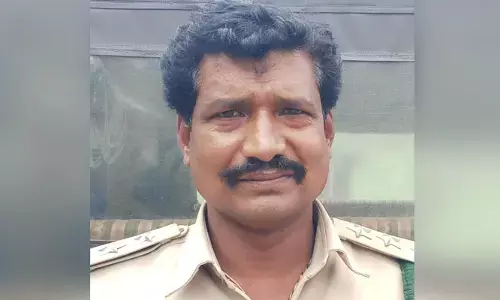 జారిపడి ఇచ్చోడ అటవీశాఖ అధికారి మృతి