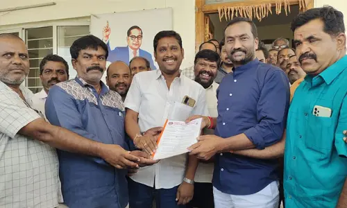 రేషన్ డీలర్ల న్యాయమైన డిమాండ్లను పరిష్కరించాలి : ఎమ్మెల్యే మాధవనెని రఘునందన్ రావు