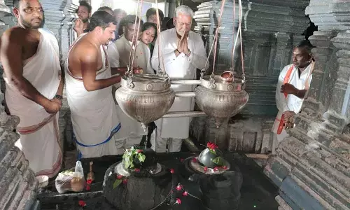 కాళేశ్వరం ఆలయంలో కేంద్ర మంత్రి పురుషోత్తం రూపాల ప్రత్యేక పూజలు..