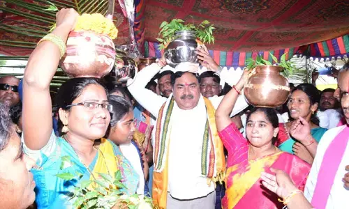 సీఎం కేసీఆర్ ద్వారానే రాష్ట్రం సుభిక్షం.. మంత్రి ఎర్రబెల్లి