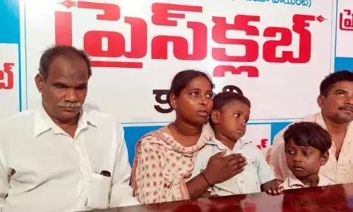 గిరిజన మహిళ భూమిపై కన్నేసిన పెత్తందారులు.. పట్టించుకోని అధికారులు