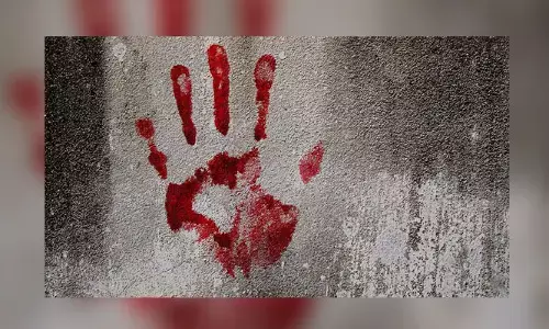 బీర్ సీసాతో గొంతు కోసి యువకుడు దారుణ హత్య