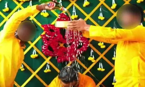 వివాదాస్పదమవుతున్న బీరుతో హల్దీ ఫంక్షన్..!